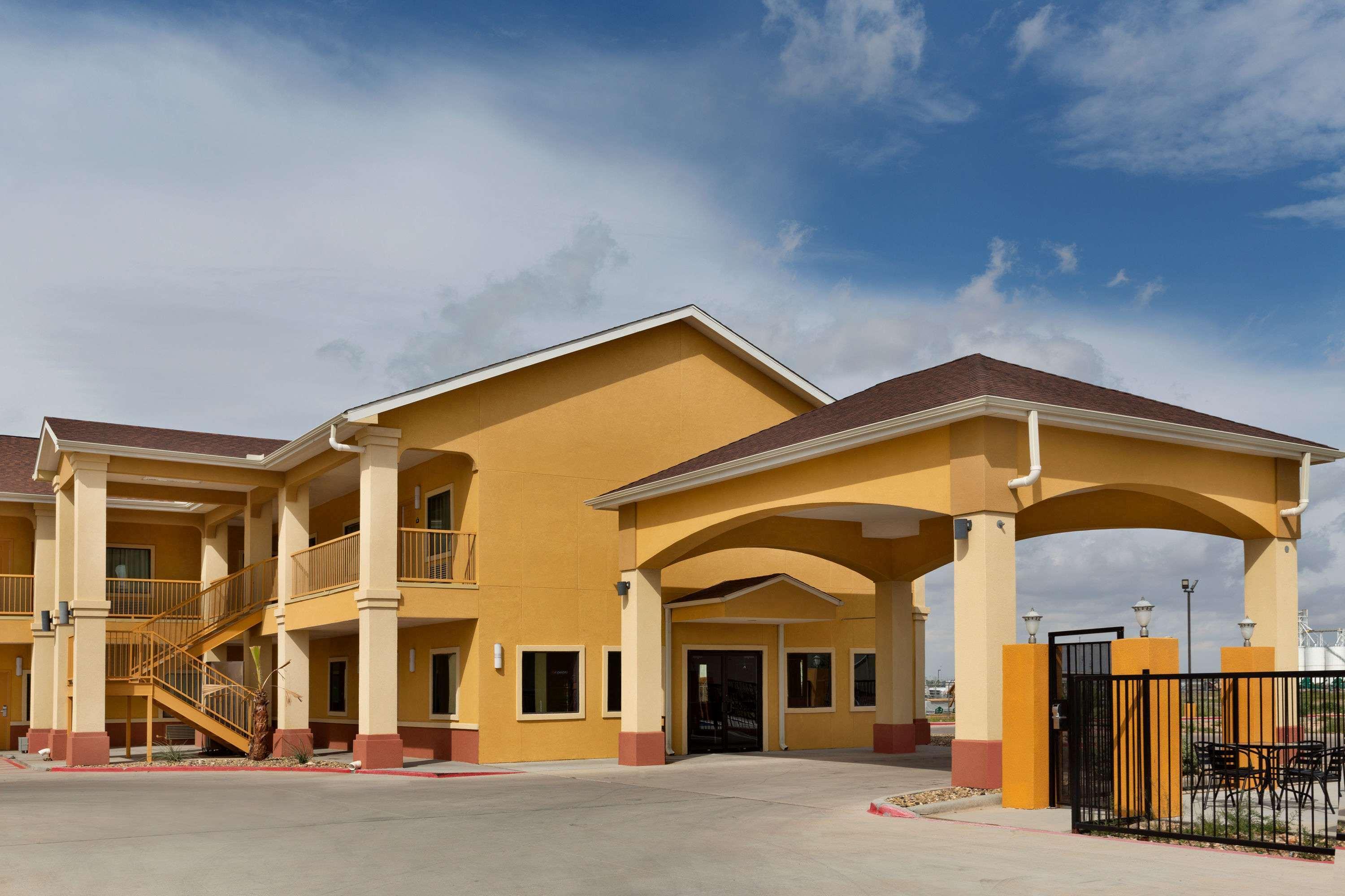 Days Inn By Wyndham Odessa Εξωτερικό φωτογραφία