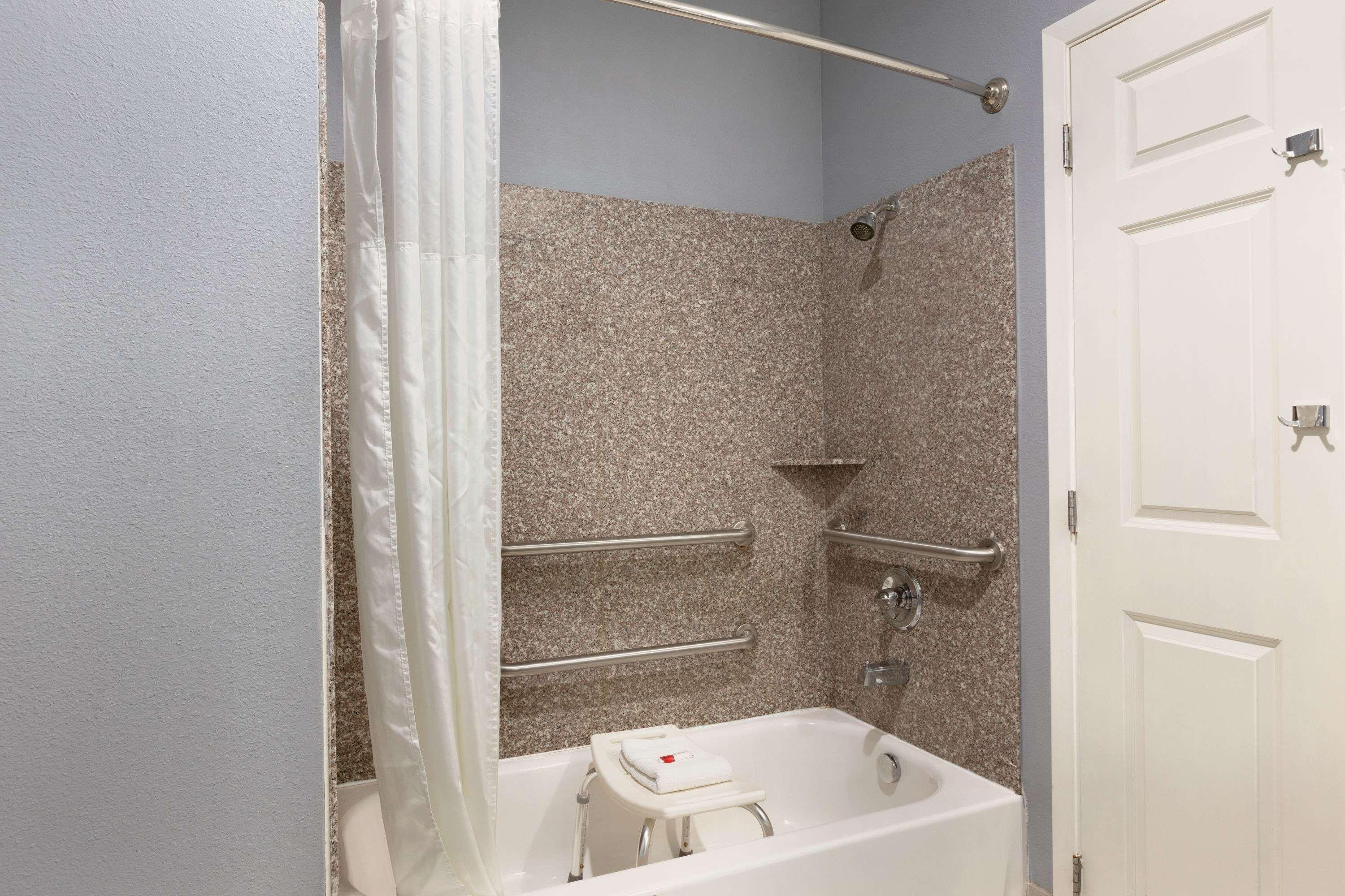 Days Inn By Wyndham Odessa Εξωτερικό φωτογραφία